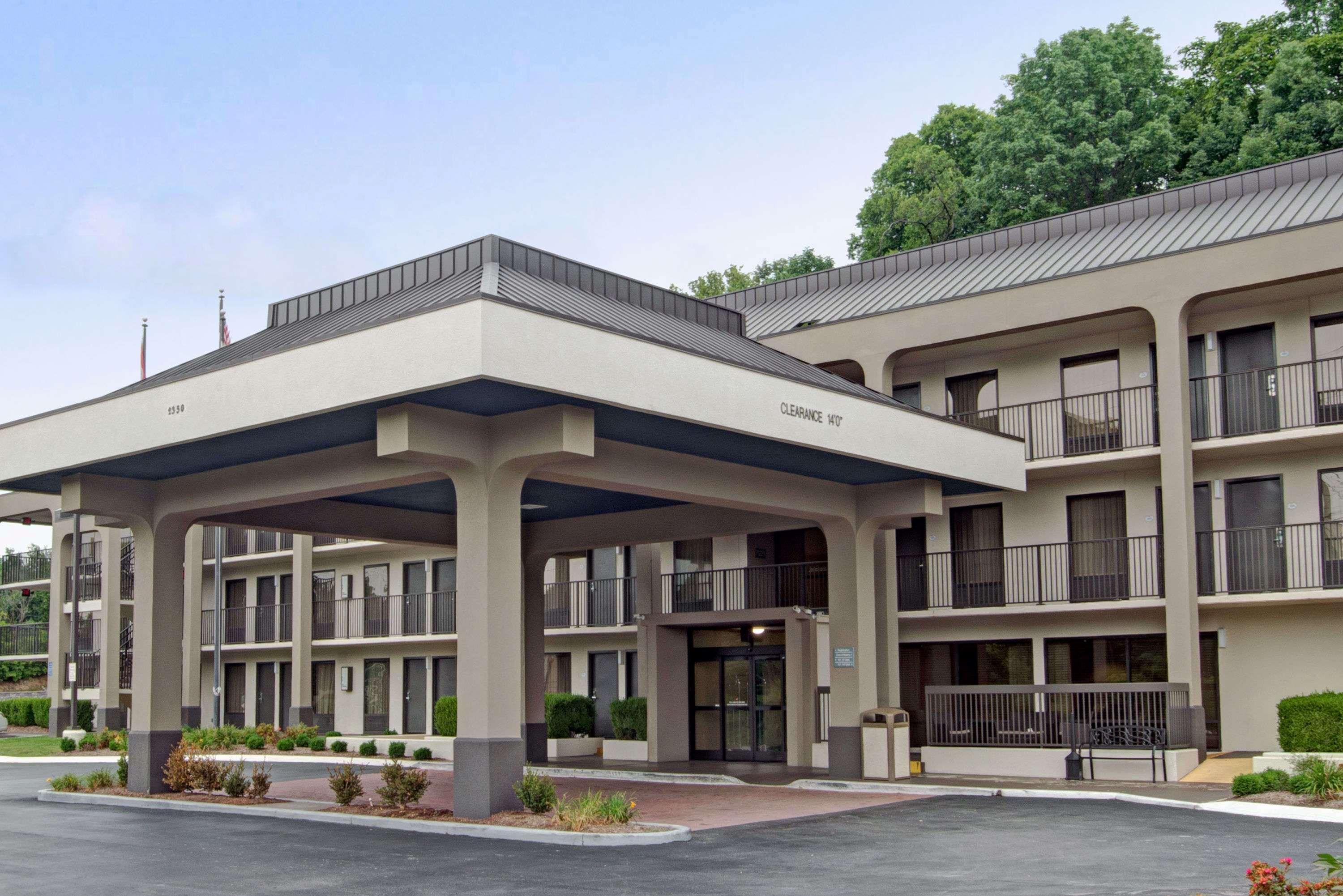 Baymont By Wyndham Nashville Airport Exterior foto